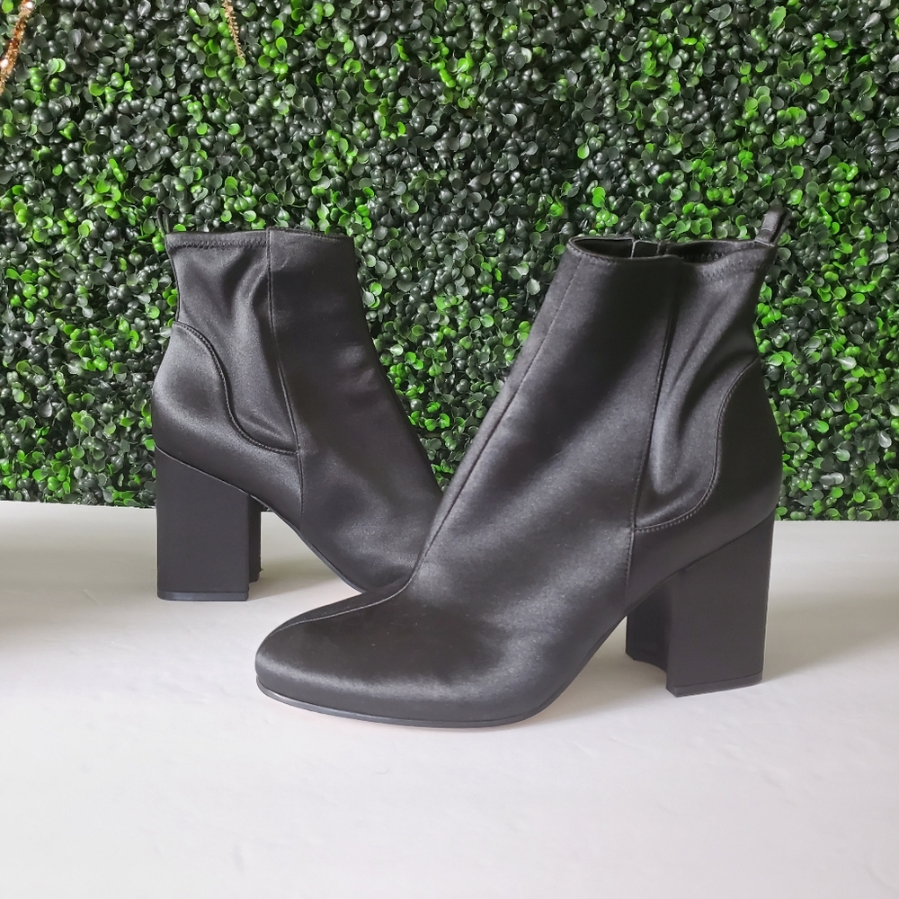 Marc Fisher -Janie Boots 9.5M